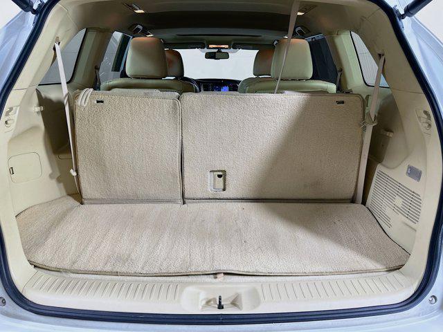 Photo of 2015 Blizzard Pearl Toyota Highlander