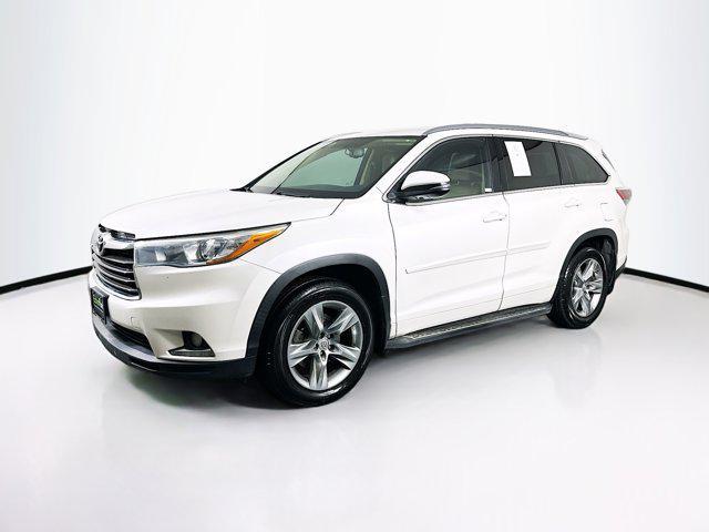 Photo of 2015 Blizzard Pearl Toyota Highlander
