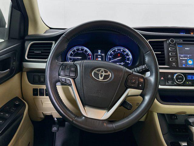 Photo of 2015 Blizzard Pearl Toyota Highlander