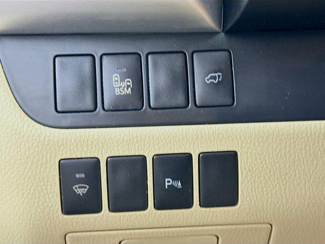 Photo of 2015 Blizzard Pearl Toyota Highlander
