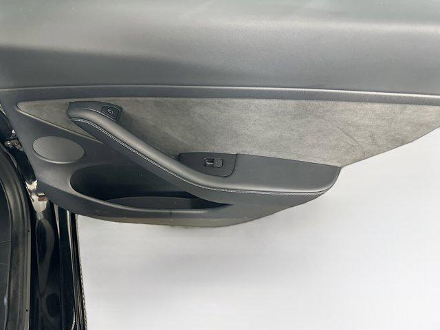 Photo of 2022 Solid Black Tesla Model 3