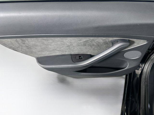 Photo of 2022 Solid Black Tesla Model 3