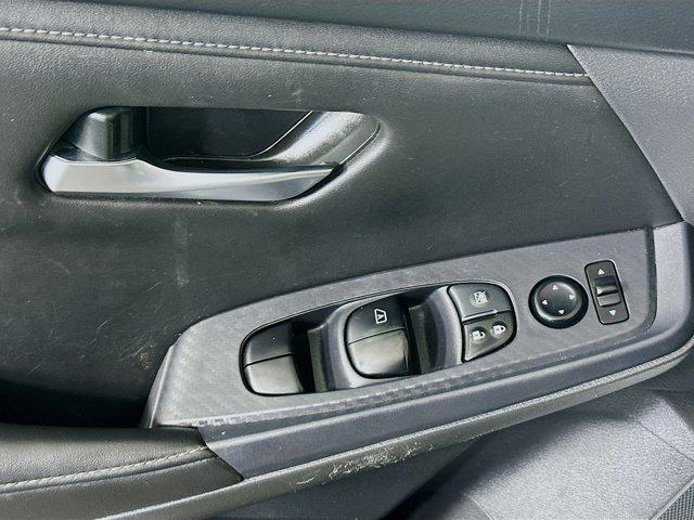 Photo of 2024 Aspen White Tricoat Nissan Sentra