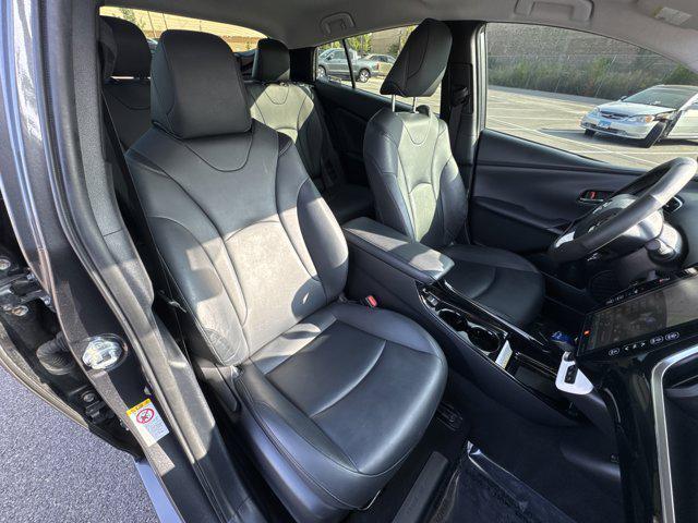 Photo of 2017 Gray Toyota Prius Prime