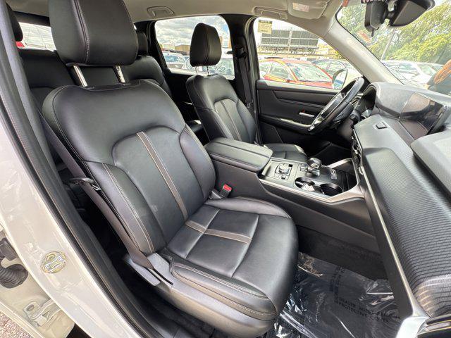 Photo of 2024 Rhodium White Premium Mazda CX-90