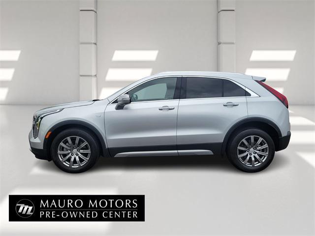 Photo of 2022 Galactic Gray Metallic Cadillac XT4