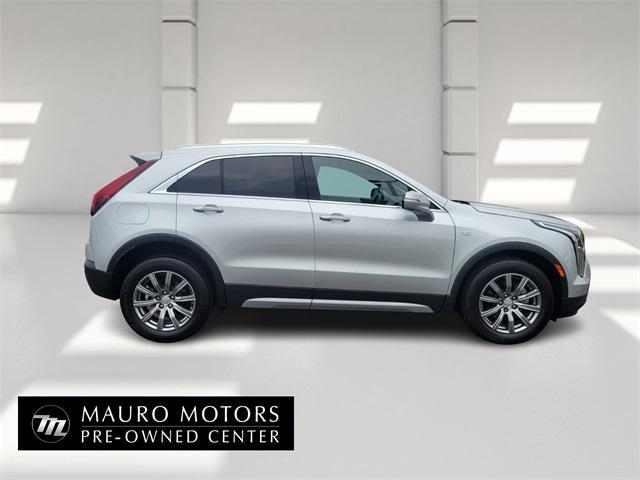 Photo of 2022 Galactic Gray Metallic Cadillac XT4