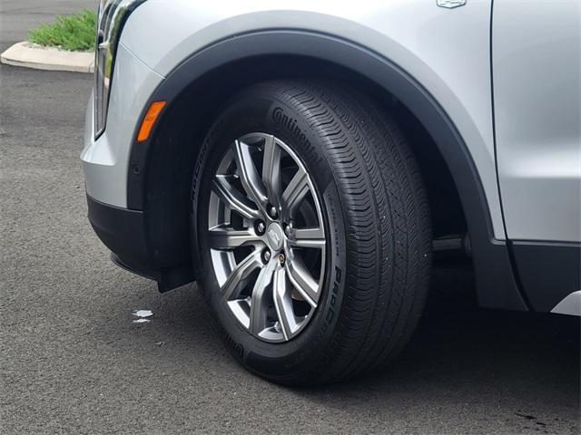 Photo of 2022 Galactic Gray Metallic Cadillac XT4