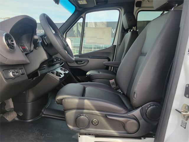 Photo of 2025 White Mercedes-Benz Sprinter 2500