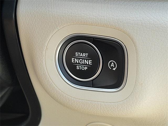Photo of 2023 White Mercedes-Benz GLE 350