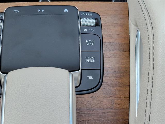 Photo of 2023 White Mercedes-Benz GLE 350