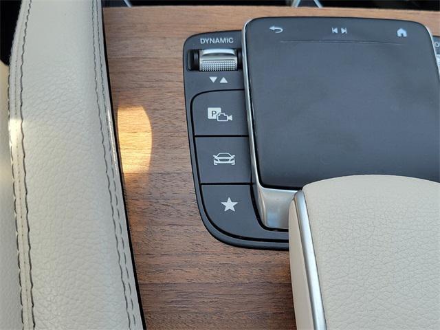 Photo of 2023 White Mercedes-Benz GLE 350