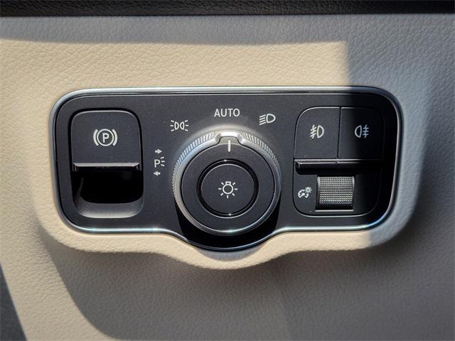 Photo of 2025 Black Mercedes-Benz GLB 250