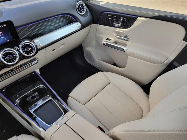 Photo of 2025 Black Mercedes-Benz GLB 250
