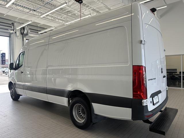 Photo of 2024 White Mercedes-Benz Sprinter 3500