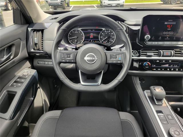 Photo of 2024 Gun Metallic Nissan Pathfinder