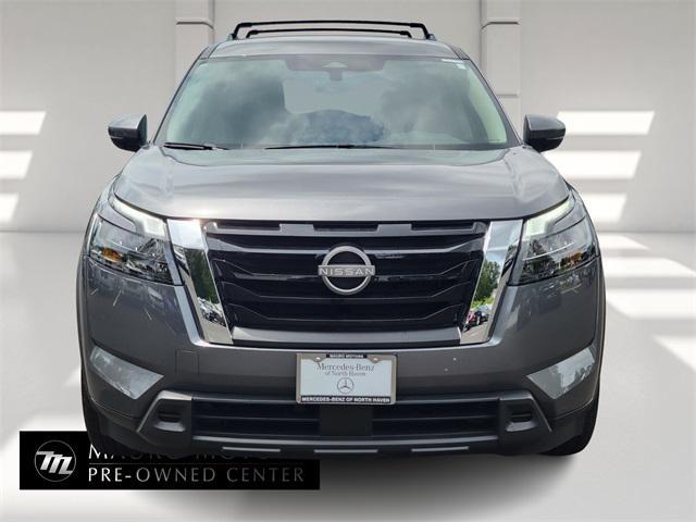 Photo of 2024 Gun Metallic Nissan Pathfinder