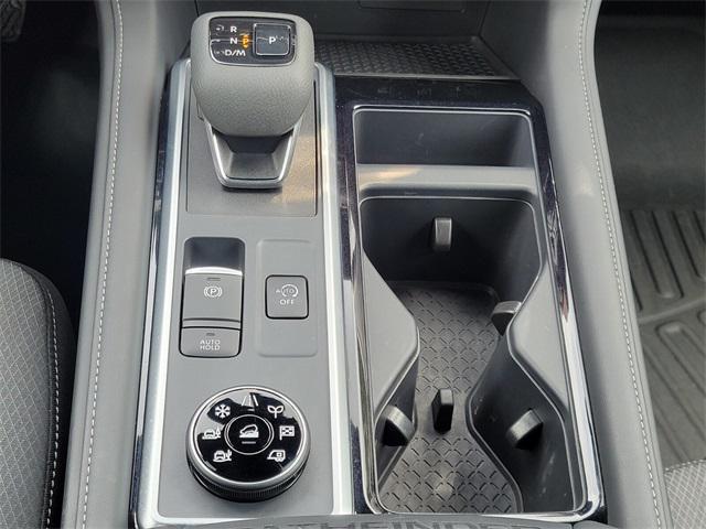 Photo of 2024 Gun Metallic Nissan Pathfinder