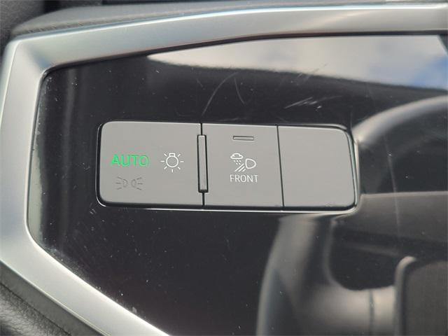Photo of 2024 White Audi Q3