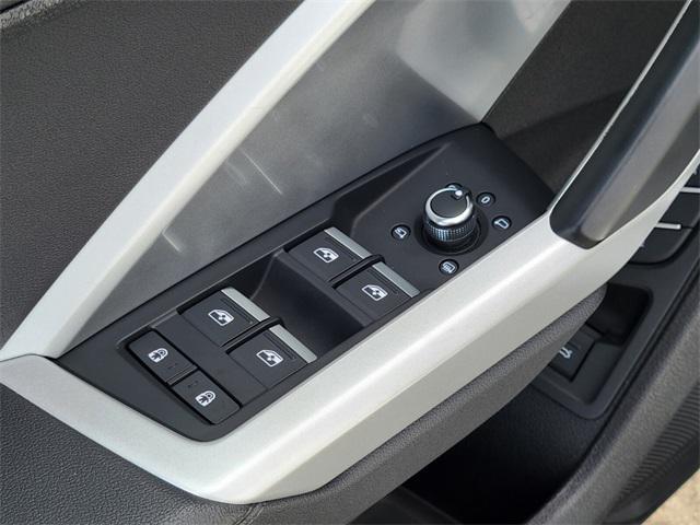 Photo of 2024 White Audi Q3