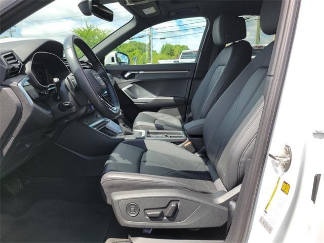 Photo of 2024 White Audi Q3
