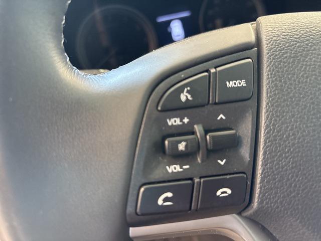Photo of 2021 White Cream Hyundai TUCSON
