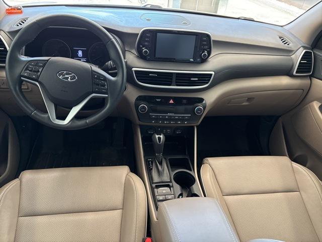 Photo of 2021 White Cream Hyundai TUCSON