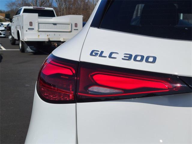 Photo of 2025 White Mercedes-Benz GLC 300