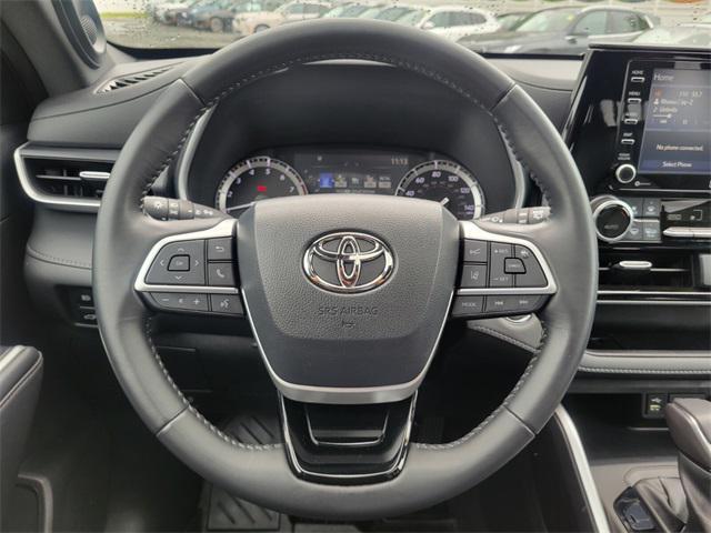 Photo of 2022 Ruby Flare Pearl Toyota Highlander