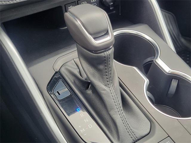 Photo of 2022 Ruby Flare Pearl Toyota Highlander