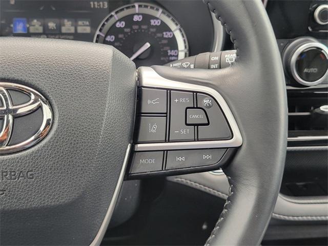 Photo of 2022 Ruby Flare Pearl Toyota Highlander