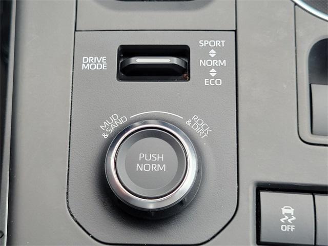 Photo of 2022 Ruby Flare Pearl Toyota Highlander