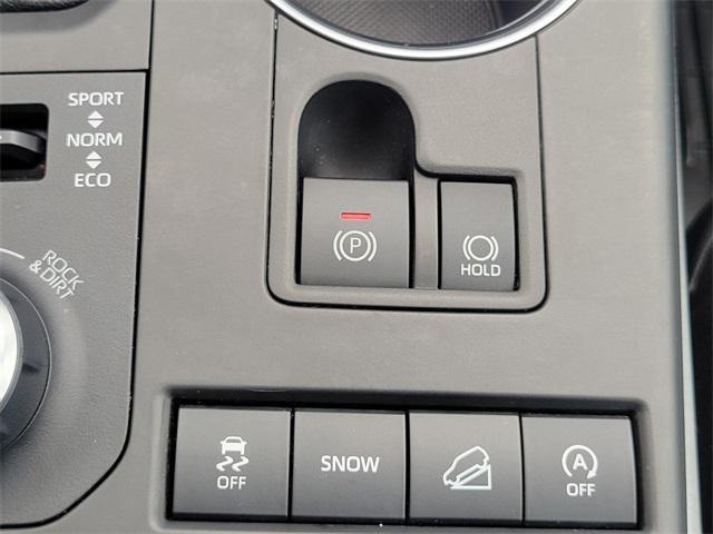 Photo of 2022 Ruby Flare Pearl Toyota Highlander