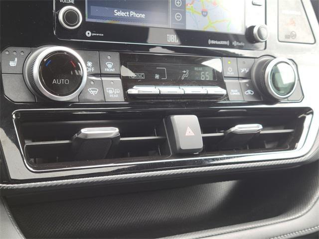 Photo of 2022 Ruby Flare Pearl Toyota Highlander
