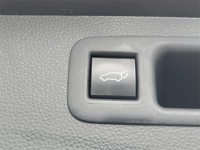 Photo of 2022 Ruby Flare Pearl Toyota Highlander
