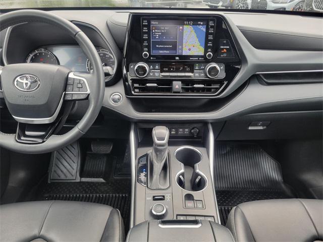 Photo of 2022 Ruby Flare Pearl Toyota Highlander