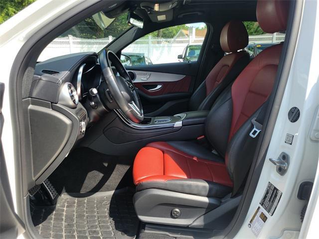 Photo of 2022 White Mercedes-Benz GLC 300