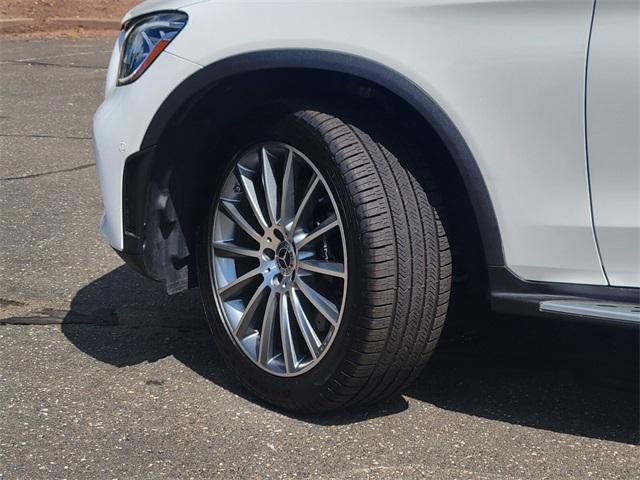 Photo of 2022 White Mercedes-Benz GLC 300