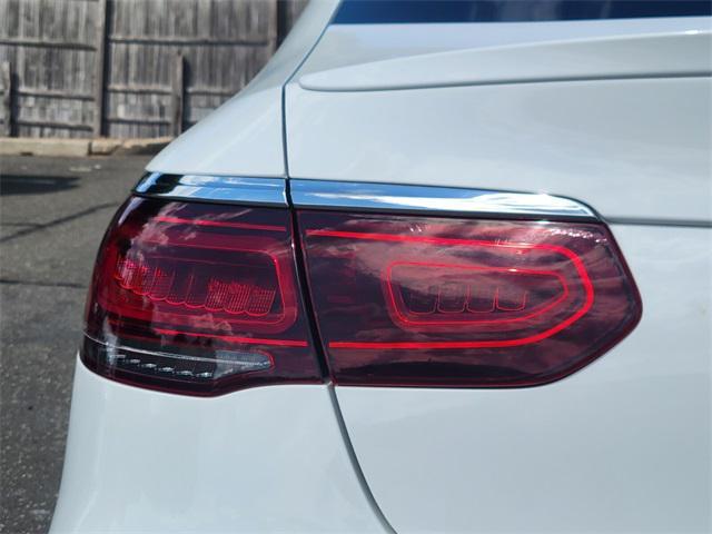 Photo of 2022 White Mercedes-Benz GLC 300