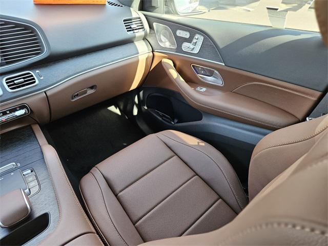Photo of 2026  Mercedes-Benz GLE 450e
