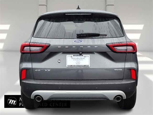 Photo of 2024 Carbonized Gray Metallic Ford Escape