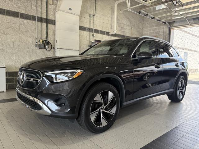 Photo of 2024 Gray Mercedes-Benz GLC 300