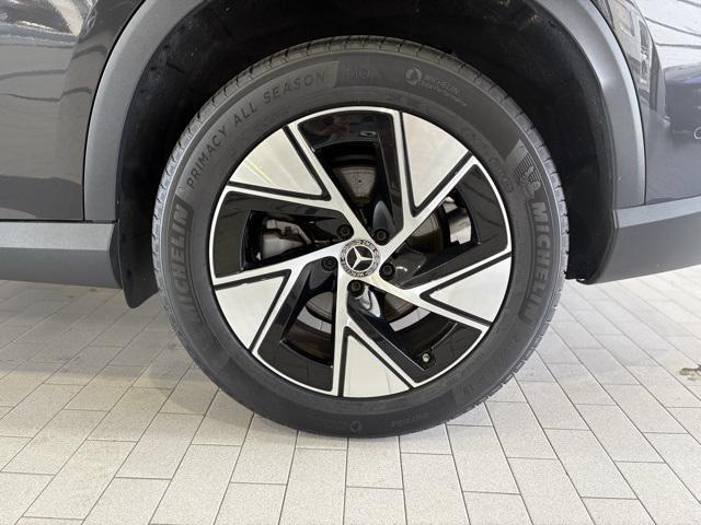 Photo of 2024 Gray Mercedes-Benz GLC 300