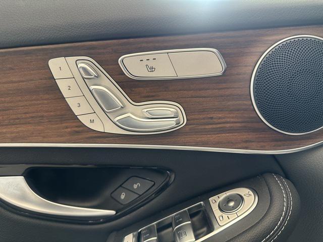 Photo of 2022 White Mercedes-Benz GLC 300