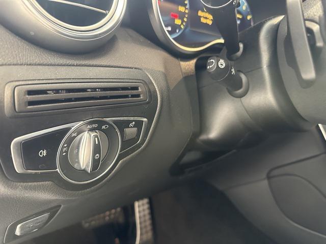Photo of 2022 White Mercedes-Benz GLC 300