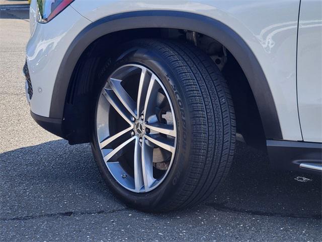 Photo of 2022 White Mercedes-Benz GLE 350