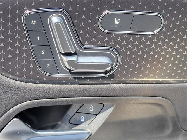 Photo of 2025 Black Mercedes-Benz GLB 250
