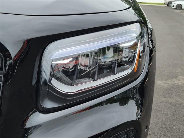 Photo of 2025 Black Mercedes-Benz GLB 250