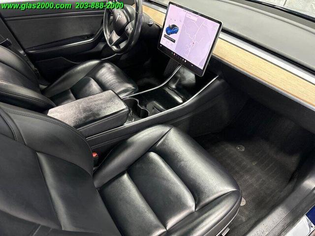 Photo of 2018 Deep Blue Metallic Tesla Model 3