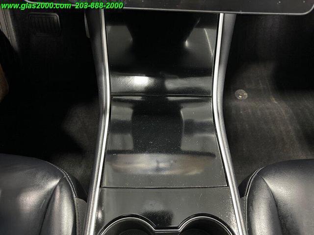 Photo of 2018 Deep Blue Metallic Tesla Model 3